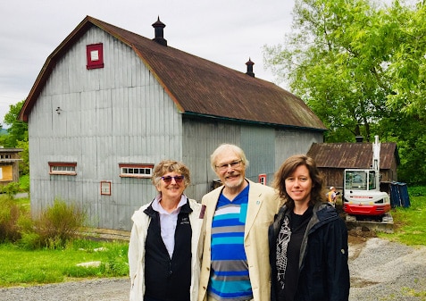 Nicole_Henri_Joanie_ancienne Grange-v2